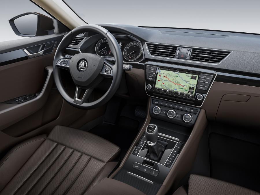  Skoda Superb 2015 года  (фото 25 из 27)